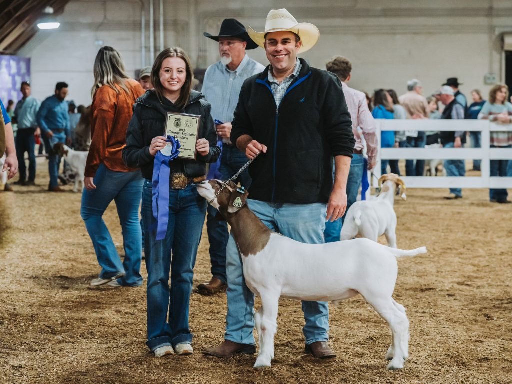 Rankin County Youth Recognized at Annual Dixie National Sale of Junior Champions
