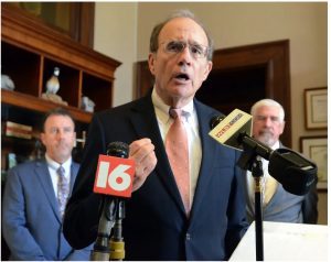Lt. Gov. Delbert Hosemann discusses legislative strategies to save hospitals and rectify staffing shortages during a press conference at the State Capitol, Wednesday, Jan. 18, 2023. Credit: Vickie D. King/Mississippi Today
