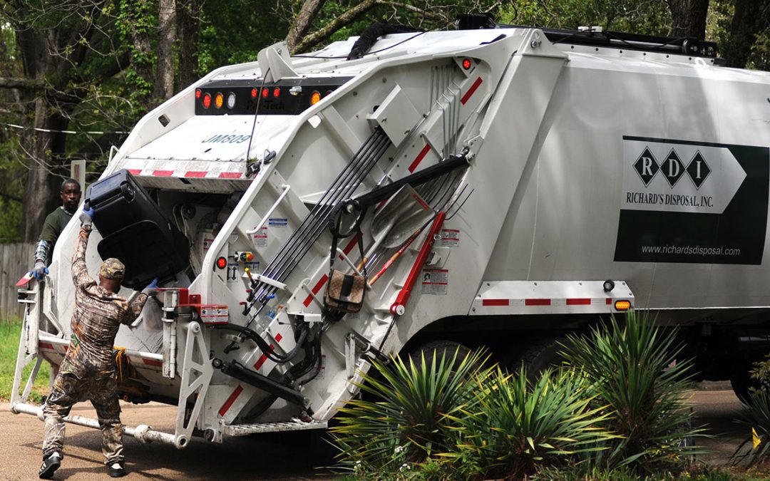 The feud between Jackson City Council members and Mayor Chokwe Antar Lumumba centers around the validity of the Mayor warding Richard’s Disposal, Inc., a trash pick-up contract for Jackson after the Council voted against Richard’s Disposal. Garbage pick-up by Richard’s was underway in the Bel-Air neighborhood, Monday, Apr. 11, 2022. Credit: Vickie D. King/Mississippi Today
