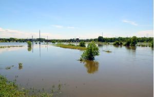 Pearl River flooding looking south from U.S. 80 towards I-20. The river is expected to crest on Friday at 30 feet. Credit: Vickie D. King/Mississippi Today