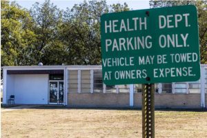 The Coahoma County Health Center in Clarksdale, Miss., Thursday, October 20, 2022. Credit: Eric Shelton/Mississippi Today