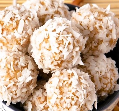 Kara’s Bites & Sights:  A bag of homemade Christmas treats might be a lifesaver