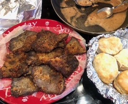 Kara’s Sights & Bites: Gaither star, Mississippi native honors late mom with a new cookbook