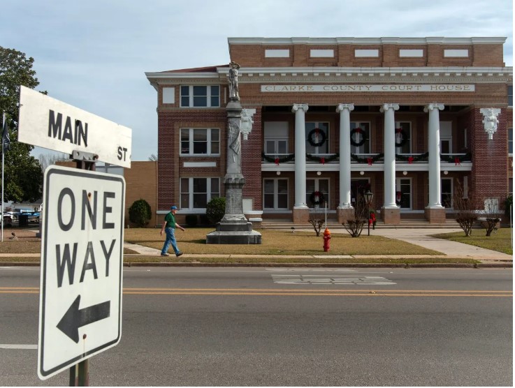 Who Investigates the Sheriff? In Mississippi, Often No One.