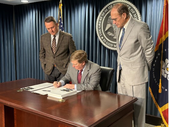 Governor Reeves Signs Legislation to Finalize Second Largest Economic Development Project in State History