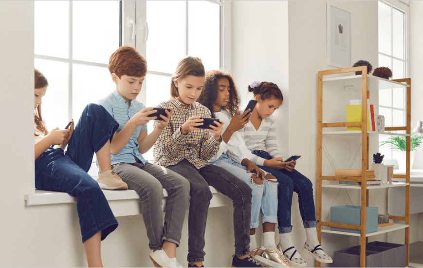 Osprey gets old school, urges parents to join forces to raise engaged kids