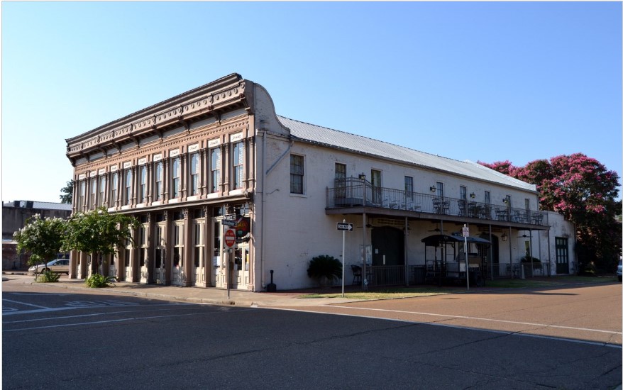 Discover Mississippi: Henderson Cotton Warehouse now houses visitors to Natchez