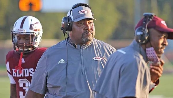 Hinds CC head football coach stepping down