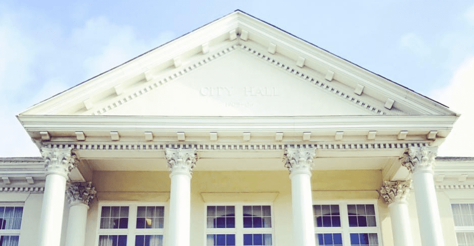 Gulfport Council restricts open carry inside chambers in split vote