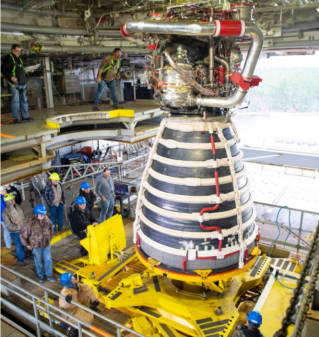 NASA Stennis Teams Install New Production RS-25 Engine for Upcoming Hot Fire