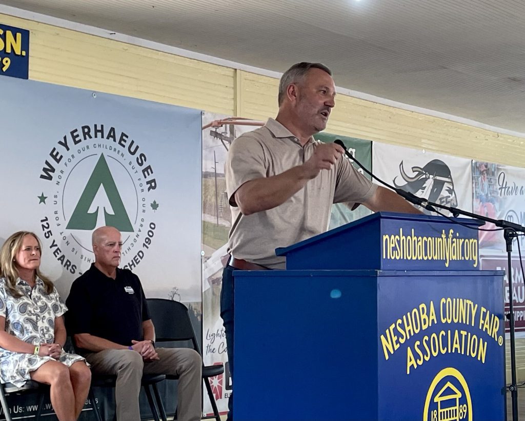 Speaker Jason White speaks at the 2025 Neshoba County Fair (Photo by Frank Corder)