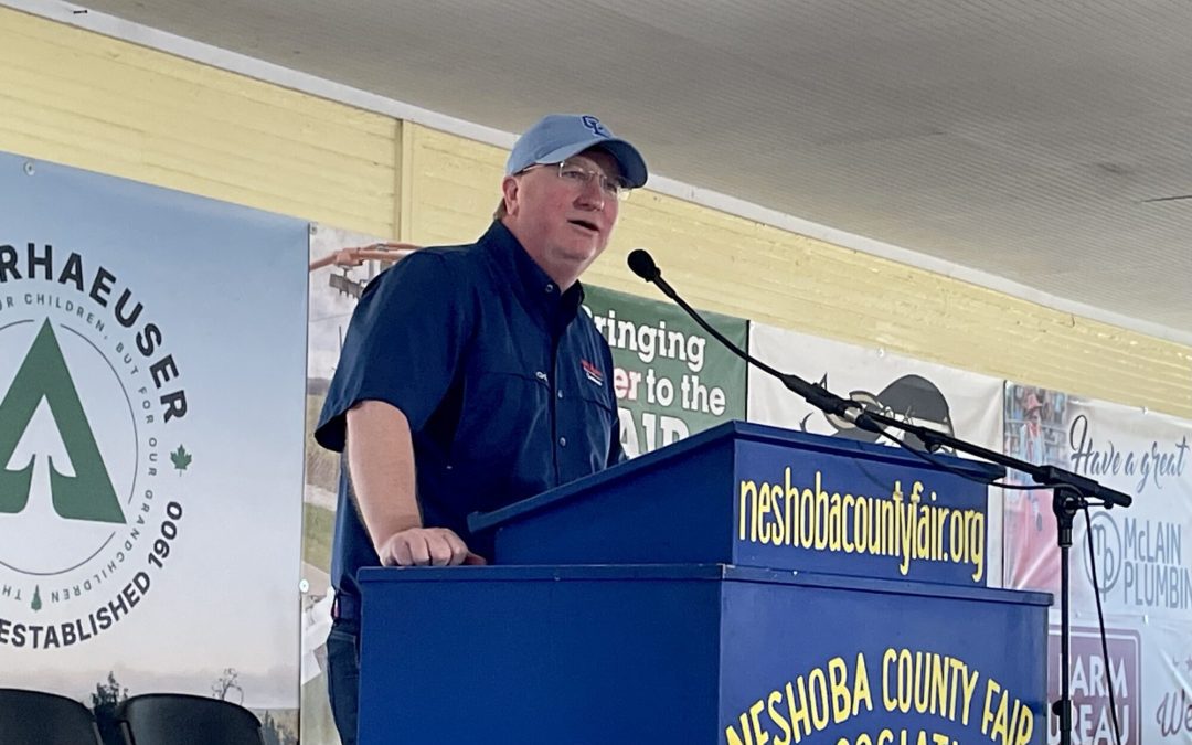 Governor Tate Reeves speaks at the 2025 Neshoba County Fair (Photo by Frank Corder)
