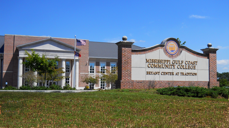 Mississippi Gulf Coast Community College’s Bryant Center School of Nursing and Health Processions receives national Sterling Achievement Award