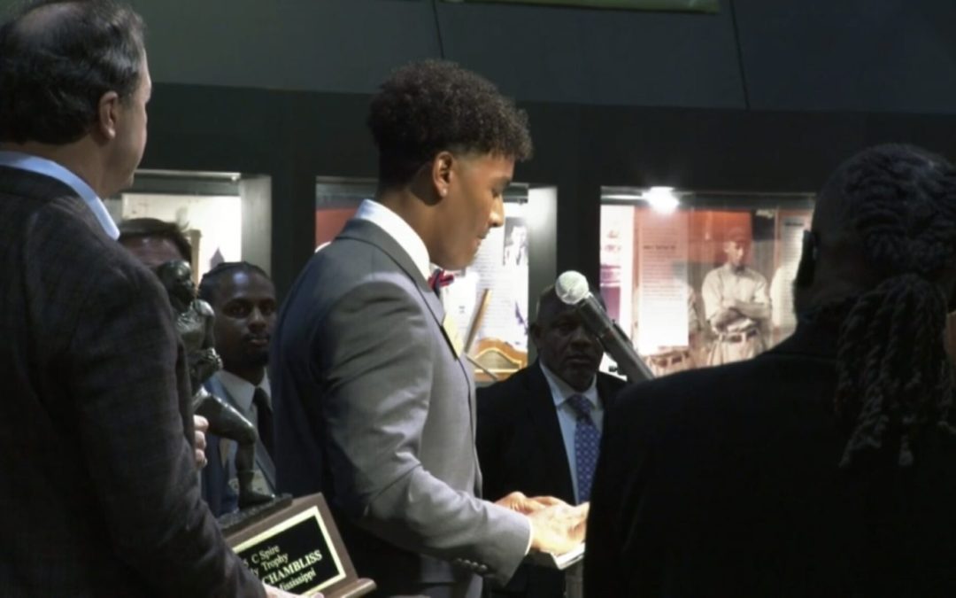 Chambliss wins 2025 Conerly Trophy, named top college football player in Mississippi