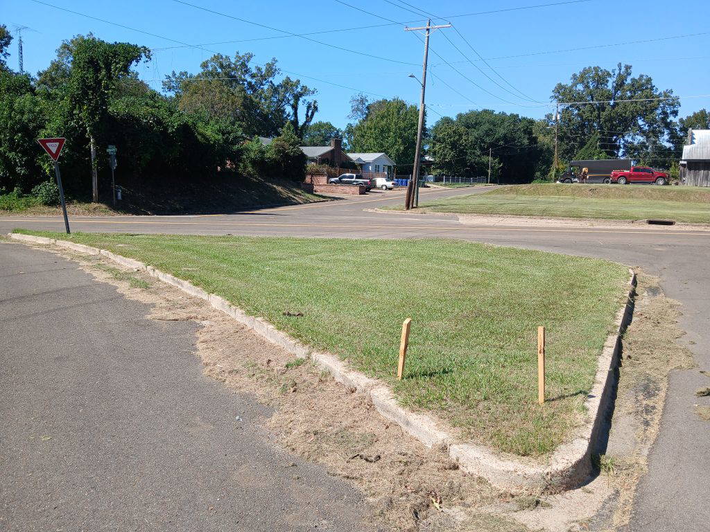 A new historical marker honoring civil rights leader George Metcalfe will be posted at this location between Kelly Avenue, Brenham Avenue, and South Concord Avenue, near the Armstrong Tire and Rubber Company. Photo by Roscoe Barnes III