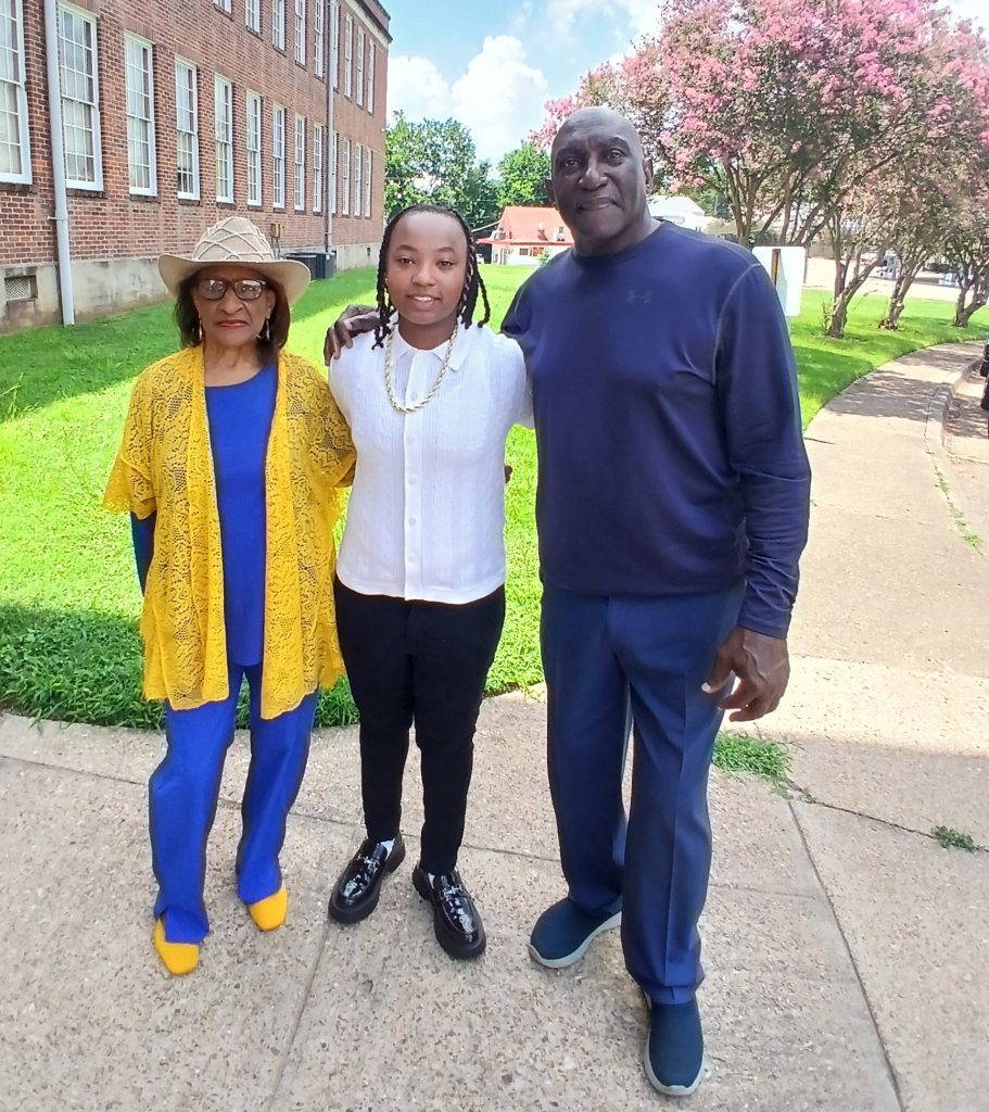 Jayda Myles (center), the 2026 recipient of the $1,000 Hugh Green Scholarship, is pictured with Eva Dunkley and scholarship namesake Hugh Green.Photo by Roscoe Barnes III