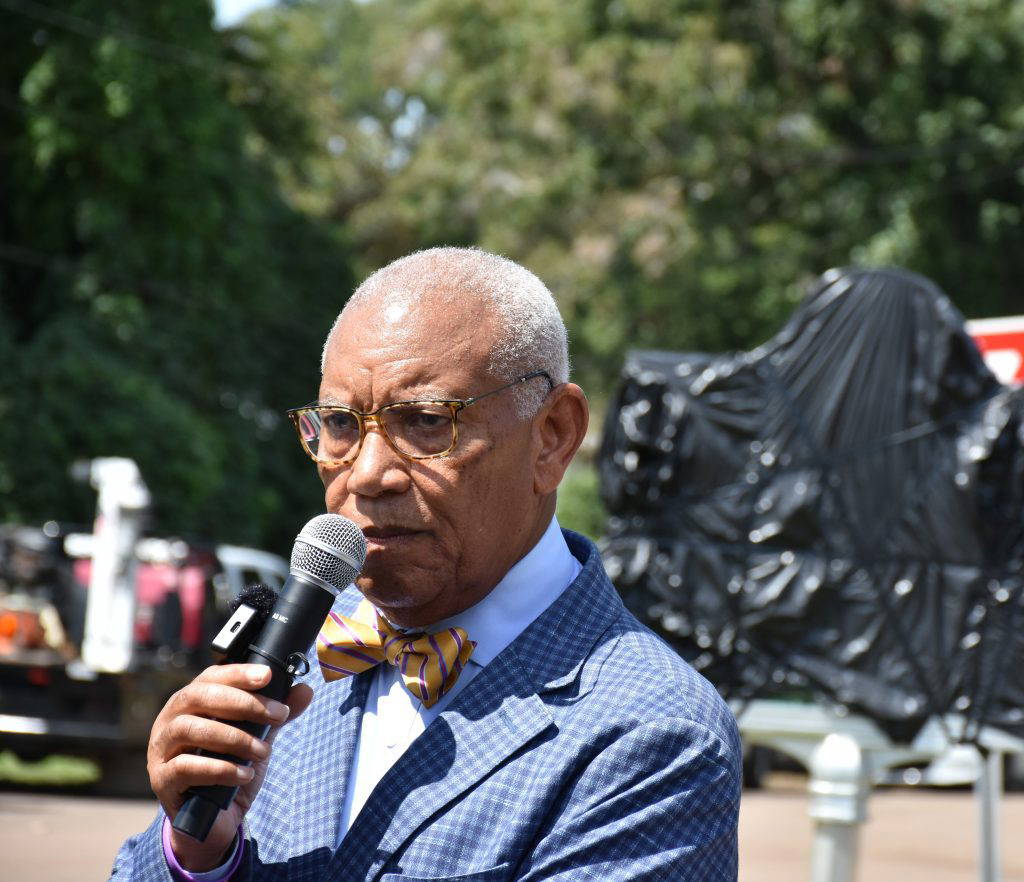 The Rev. Neddie Winters delivers the keynote address during a ceremony honoring civil rights leader George Metcalfe.Photo by Albert L. Jones